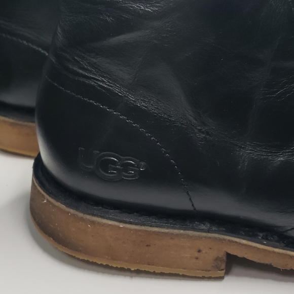 UGG Men\'s LEIGHTON CHUKKA Leather Boots Black main image 2